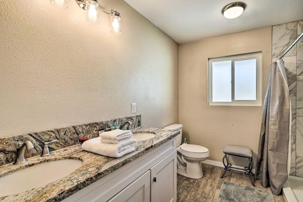 Lake Havasu Family Retreat With Patio And Game Room Lake Havasu City Bagian luar foto